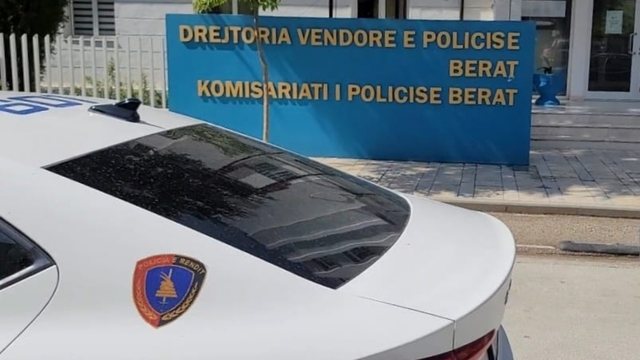 50-vje&ccedil;ari vdiq pasi ra nga skela teksa punonte, arrestohen dy