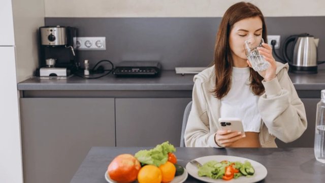 &Euml;sht&euml; e v&euml;rtet&euml;, t&euml; pini uj&euml; p&euml;rpara vaktit