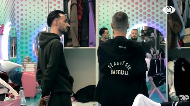 “O zagar që ke shkuar pas një vajze 23-vjeçare”/