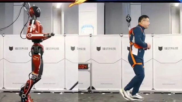 Roboti humanoid kinez Bolt &euml;sht&euml; padyshim roboti m&euml; i