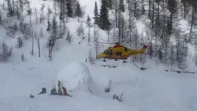 Itali/ Ortek n&euml; Lugin&euml;n e Aost&euml;s, 2 skiator&euml; humbin