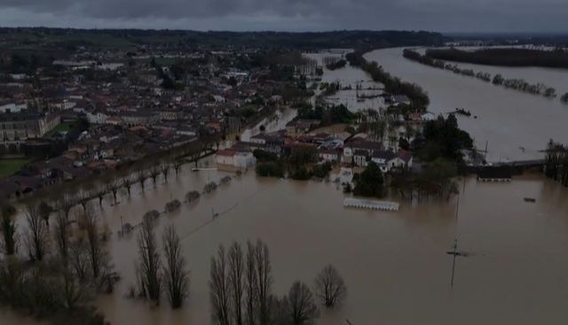 Franca n&euml; alarm p&euml;rmbytjesh/ Stuhit&euml; kan&euml; rritur nivelin e