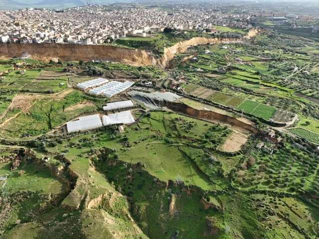 Fronti i rrëshqitjes së dheut në Siçili tejkalon 5 km,