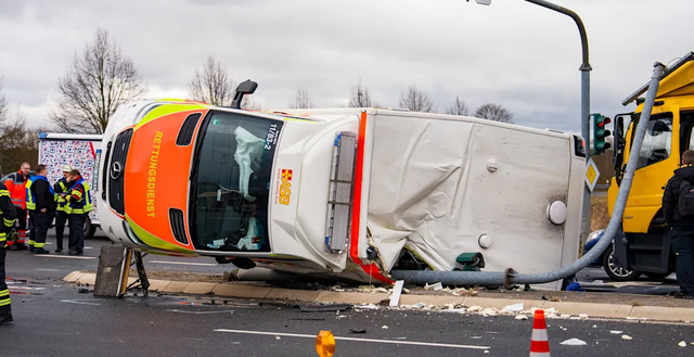 Ambulanca p&euml;rplaset me &ldquo;Mini Cooper&rdquo;-in q&euml; drejtohej nga