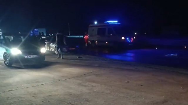 Aksident i R&Euml;ND&Euml; n&euml; autostrad&euml;n Lushnj&euml;-Fier, taksia