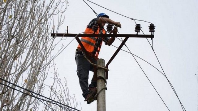 Ra n&euml; kontakt me energjin&euml; elektrike gjat&euml; pun&euml;s, humb