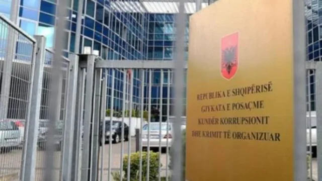 &ldquo;M&euml; ke futur n&euml; burg pa prova&rdquo;, i akuzuari Asllan Plaku