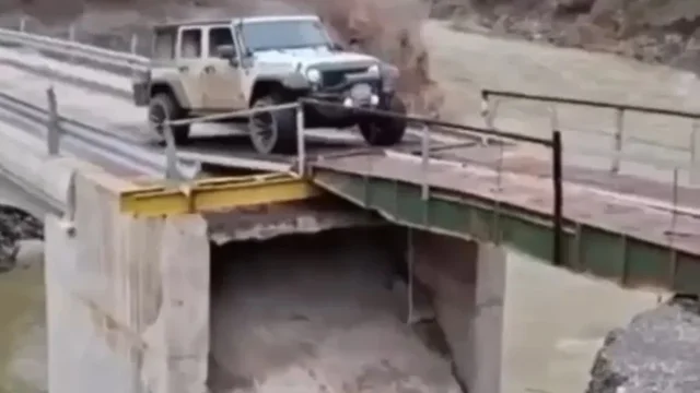 Prurjet e lumit Devoll shkaktojnë rrëzimin e një pjesë mali,