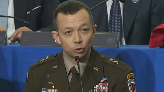 Bordi i Paqes n&euml; Uashington, gjenerali i lart&euml; amerikan deklaron: