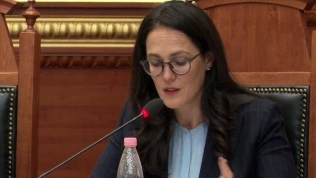 Ministrja Ibrahimaj: Aq shumë vende të lira pune ka në