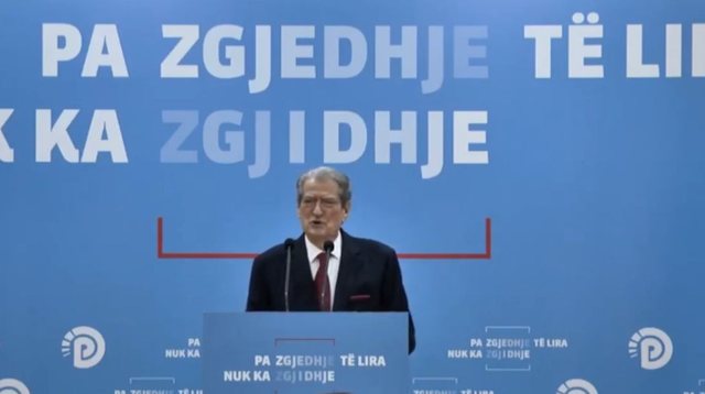 Policia nuk mori përsipër tubimin e opozitës, Berisha: Akt