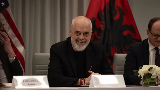 Rama n&euml; tryez&euml;n e K&euml;shillit t&euml; Atlantikut: Pati interes