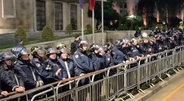 “Blindohet” Kryeministria/ Kangjella hekuri dhe efektivë