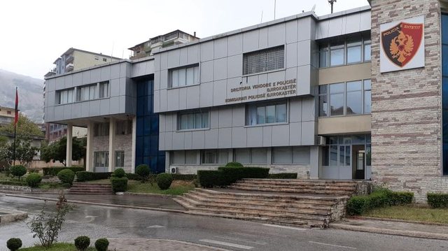 Në konflikt për pronën, 93-vjeçari plagos kushëririn