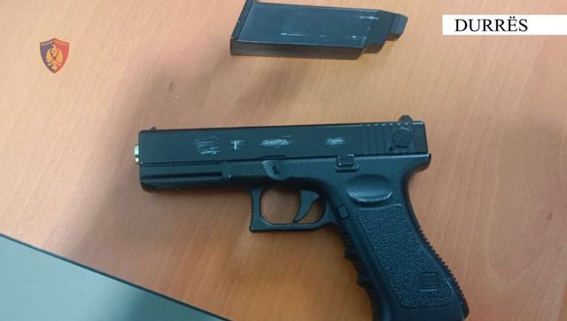 Vrasja e Flori Palu&ccedil;it dhe Aranit Kurtit n&euml; Man&euml;z,