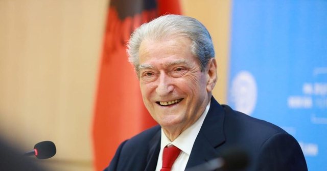 Bllokimi i aksit juglindor/ Berisha: Rrugën nuk e shembi moti, por e shembi