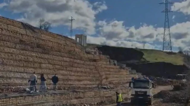 Aksi P&euml;rrenjas-Librazhd ende i bllokuar, rruga mund t&euml; hapet t&euml;