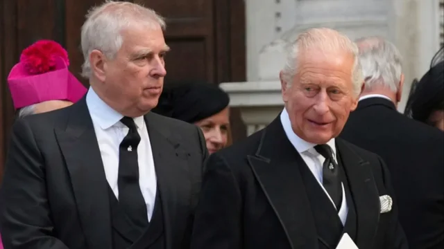 Skandal n&euml; Buckingham, Charles ishte paralajm&euml;ruar q&euml; n&euml;