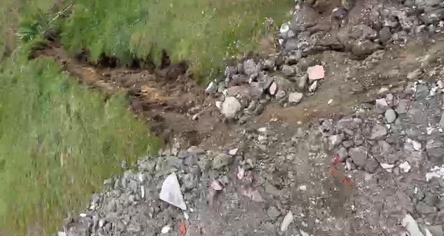 Alarm n&euml; Peqin/ Rr&euml;shqitje masive n&euml; Algjinaj, &ccedil;ahet toka