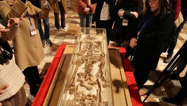 Janë parë vetëm një herë, eshtrat e Shën