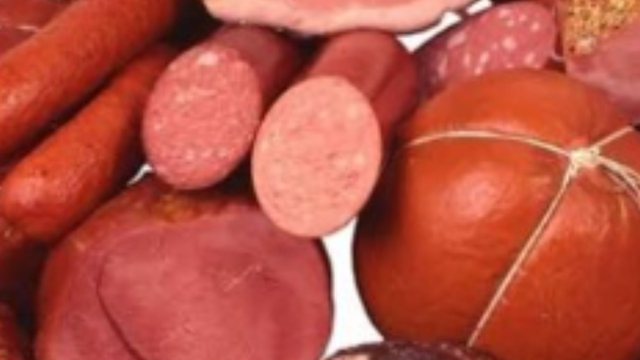 Salçiçe, sallam e proshuta shkaktojnë kancer të