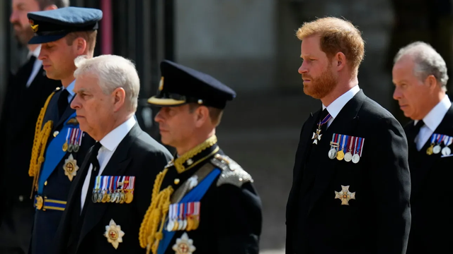 Andrew nj&euml; &ldquo;dhimbje koke&rdquo; p&euml;r Princin William; skandali po