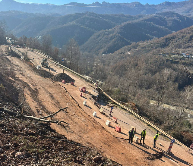 Juglindja vijon të jetë e izoluar, rruga dytësore e hapur