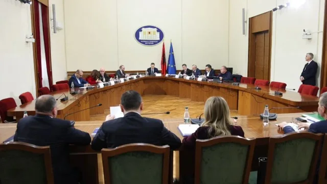 &ldquo;Balluku zbatoi mas&euml;n e pezullimit&rdquo;, mbrojtja e zv.