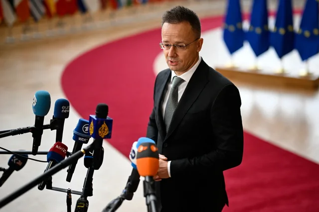 &ldquo;Pse e urreni Ukrain&euml;n?&rdquo;, ministri hungarez p&euml;rplaset me