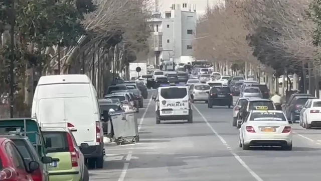 Konflikt mes t&euml; rinjve n&euml; Vlor&euml;, nd&euml;rhyn efektivi i Krimeve