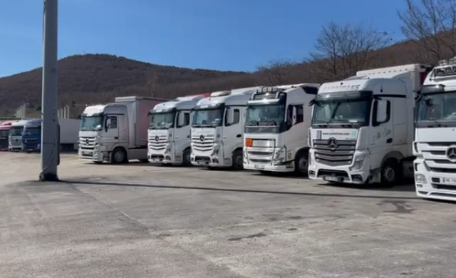 Zgjidhet problemi i kamionistëve të bllokuar në Qafë