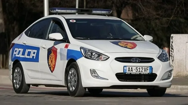 Goditi t&euml; shoq&euml;ruarin n&euml; komisariat me pretendimin se i kishte