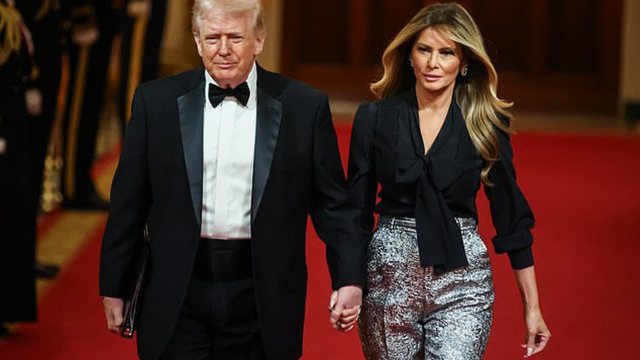 FOTO/ Melania Trump kritikohet për veshjen në darkën e