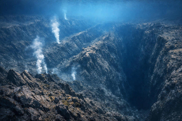 Nj&euml; forc&euml; e thell&euml; n&euml; Atlantik ka krijuar nj&euml; kanion
