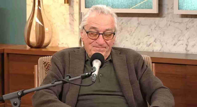 Robert De Niro shpërthen në lot kur flet për atë që