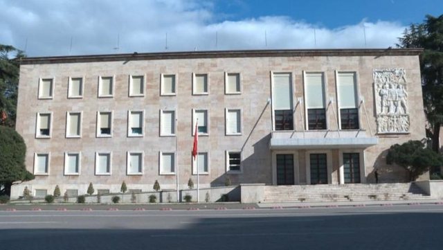 Profil/ Kush jan&euml; ministrat e rinj t&euml; qeveris&euml; Rama