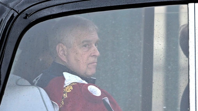 Ish-princit Andrea i ndalohet t&euml; hip&euml; n&euml; kal&euml; nd&euml;rsa