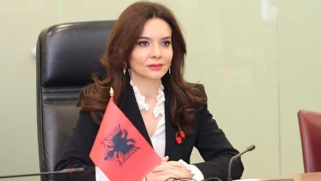 Elisa Spiropali reagon publikisht p&euml;r shkarkimin nga Ministria e Jashtme