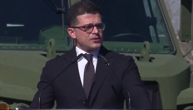 U shkarkua nga posti, reagon Pirro Vengu: Ishte privilegj të isha në