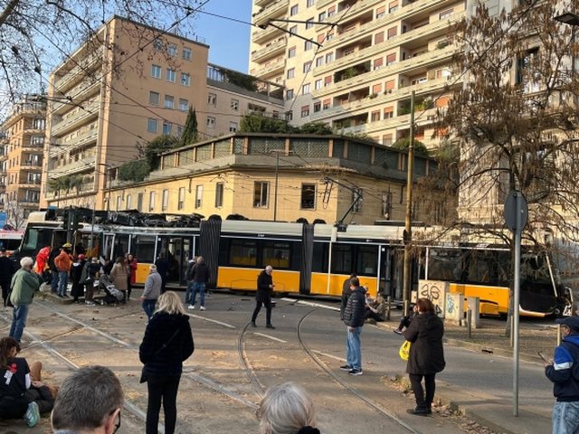 Aksident i rëndë në Milano: tramvaji del nga shinat dhe
