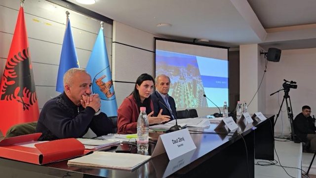 ‘Vlora Invest’ përplas bashkinë me PD, shtyhet votimi