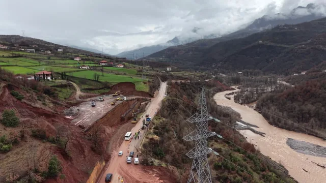 Bllokimi i rrugës kombëtare Librazhd-Përrenjas, reagon