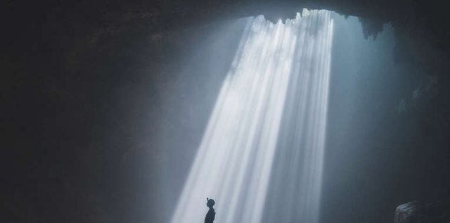 Në qendër të tokës ka maja më të larta se Everesti