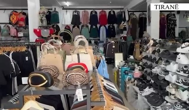 Shiste rroba me logo të falsifikuara dhe të kontrabanduara, arrestohet