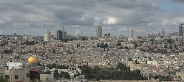 &ldquo;S&rsquo;mor&euml;m pjes&euml; n&euml; bombardime&rdquo;/ Britania, Franca