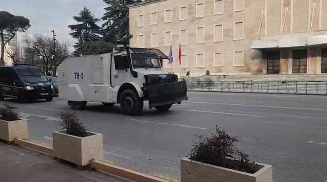 Policia &ldquo;refuzon&rdquo; protest&euml;n e PD-s&euml;, 1500 efektiv&euml;