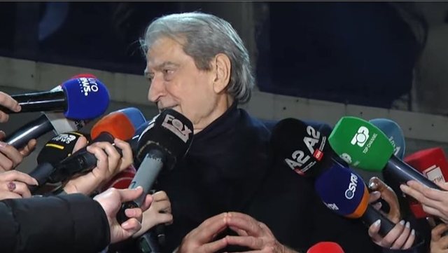 Zjarri te vila e ish-diktatorit Hoxha, Berisha: Agjent&euml; t&euml; infiltruar