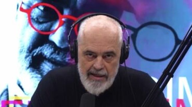 Shkarkimet n&euml; qeveri, Rama: Ishin t&euml; parapara! Largimi i Ballukut,