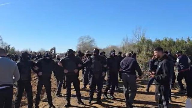 Protesta kund&euml;r resortit t&euml; Bashkim Ulajt, arrestohen 2 banor&euml;