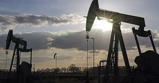 OPEC rrit prodhimin e naftës ndërsa grevat përshkallëzohen